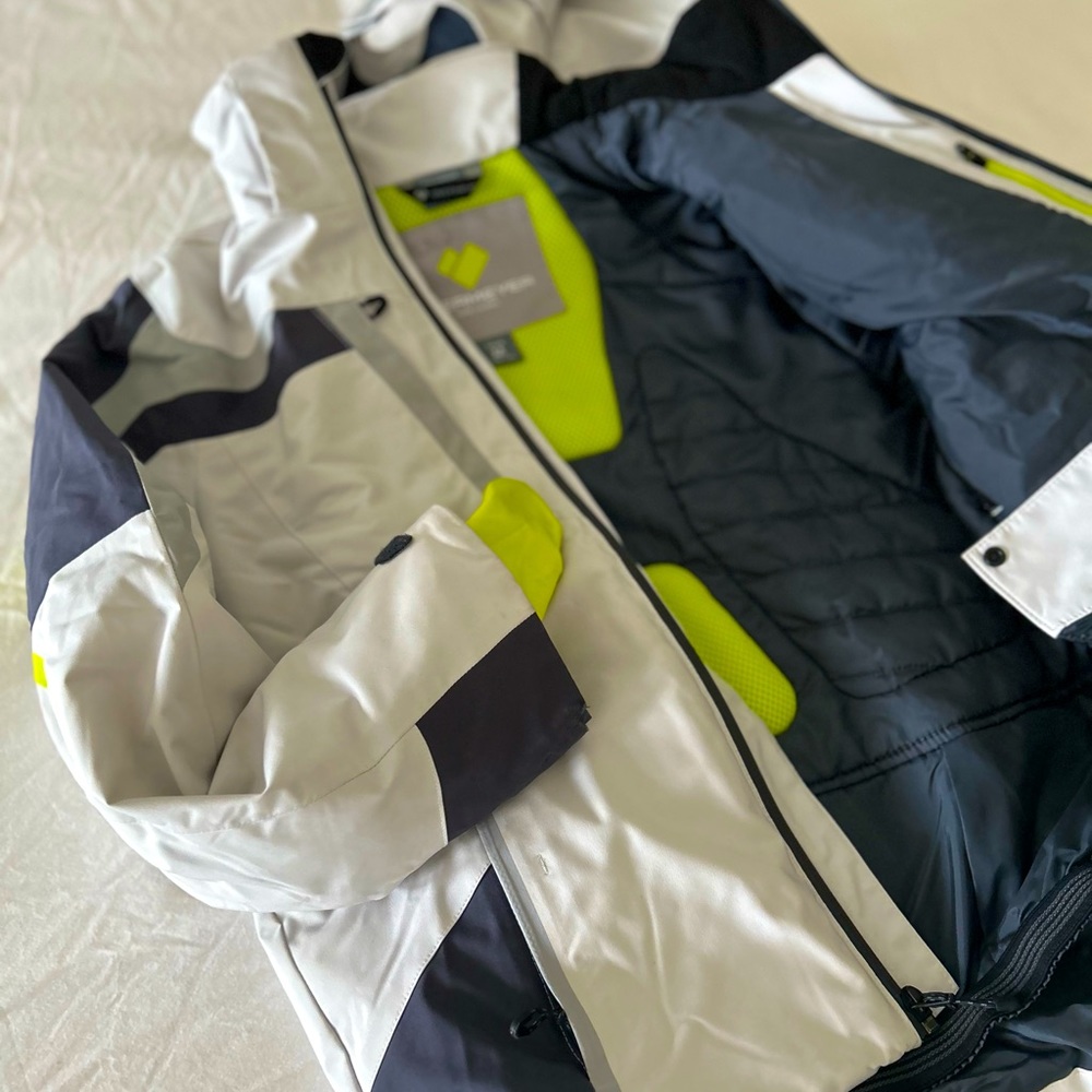 Excellent condition teen Size M Obermeyer Ski jacket